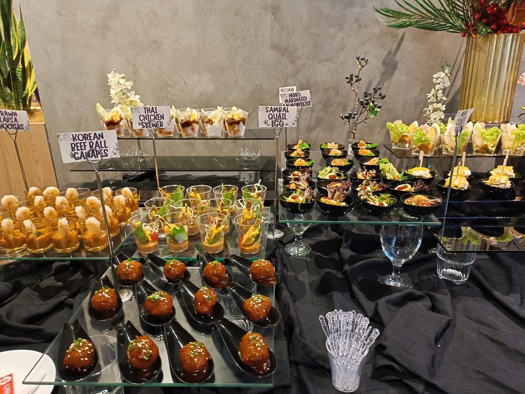 uniq dome and sit down menu catering malaysia